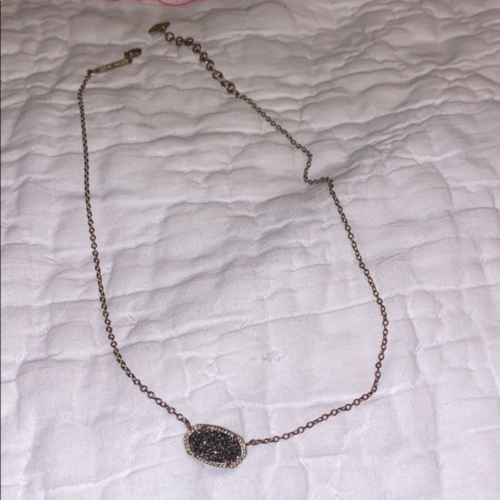 Kendra Scott necklace